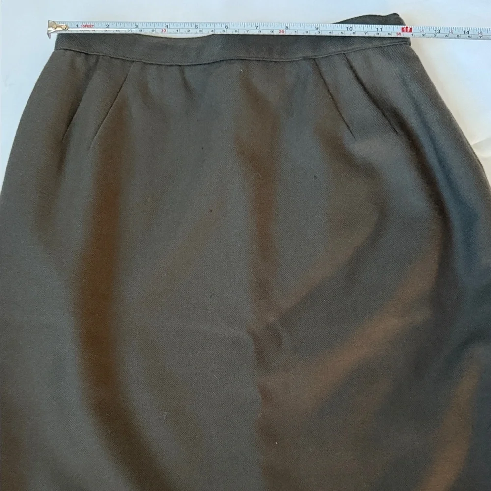 Luisa Spagnoli Elegant Olive Green Wool Pencil Skirt